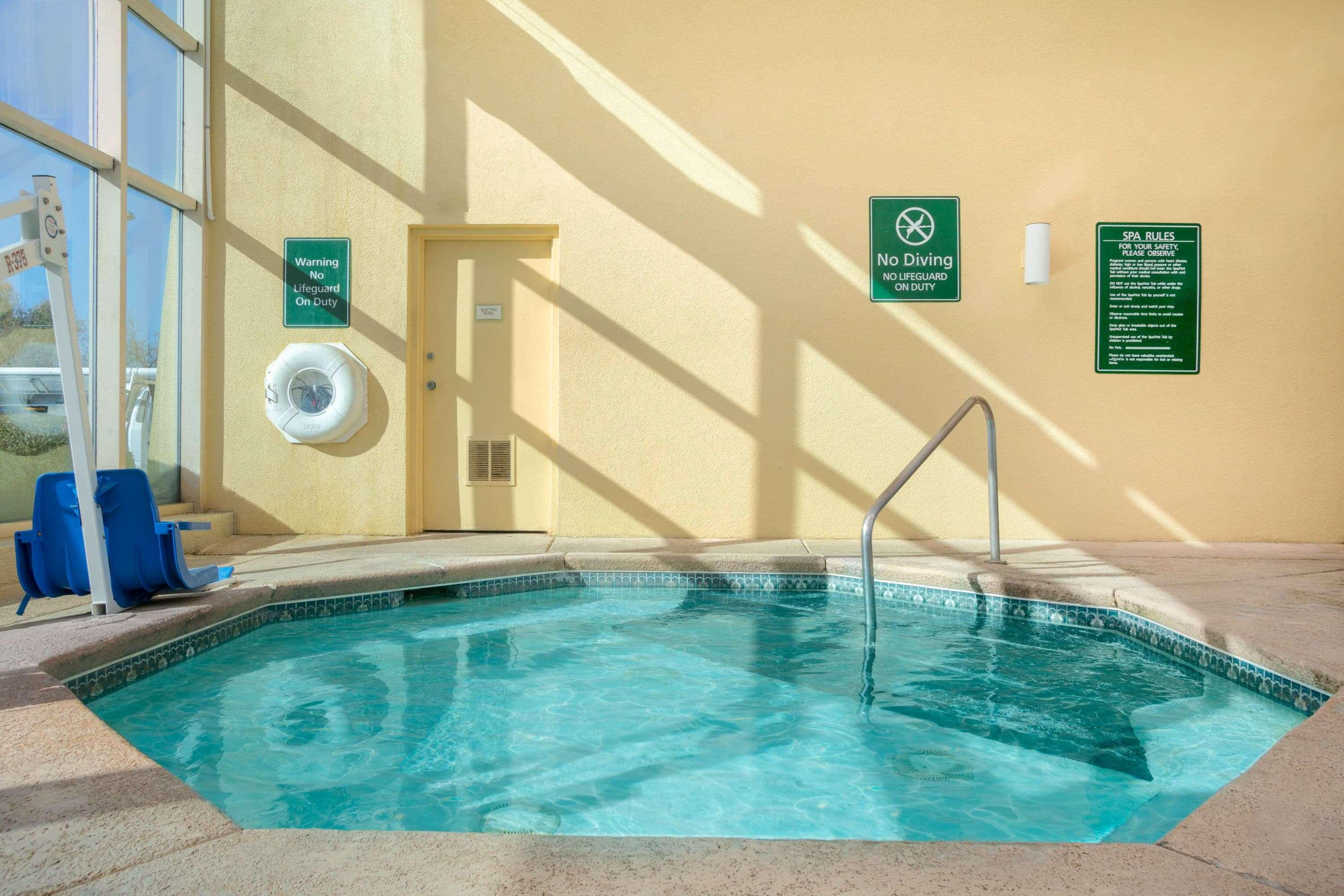 La Quinta By Wyndham Springdale Hotel Exterior photo